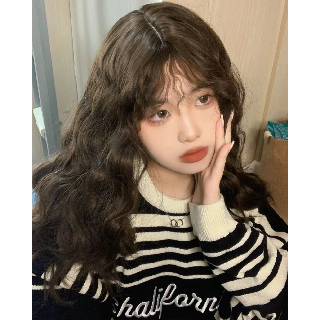 Wig female long hair wool roll in the middle of the bangs natural full headgear temperament fluffy simulation long curly hair set